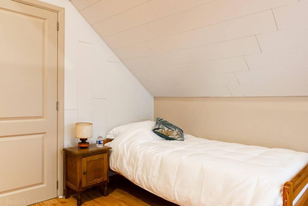 Maison Spacieuse Unifamiliale. Gite La Clochette Bastogne Esterno foto